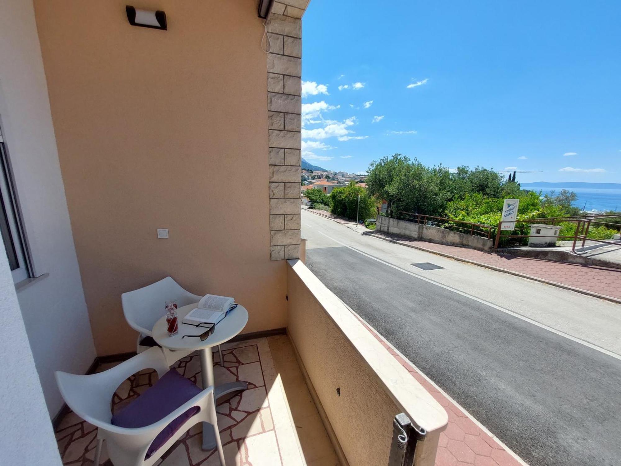 Apartments Matic Baška Voda Стая снимка