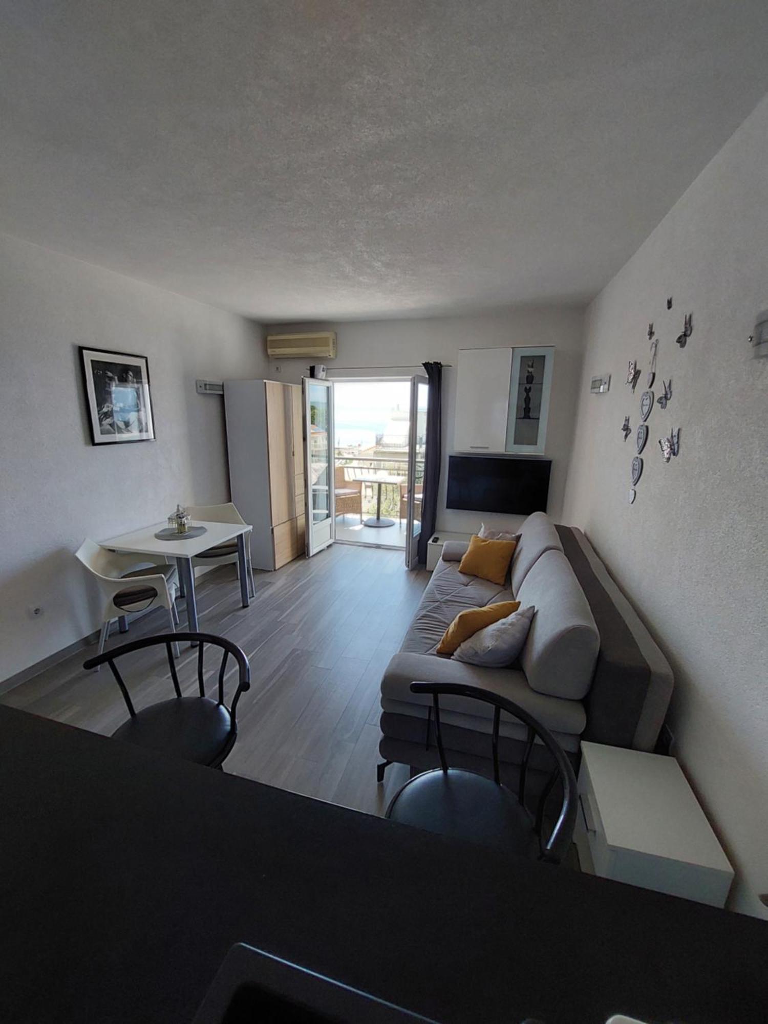 Apartments Matic Baška Voda Стая снимка