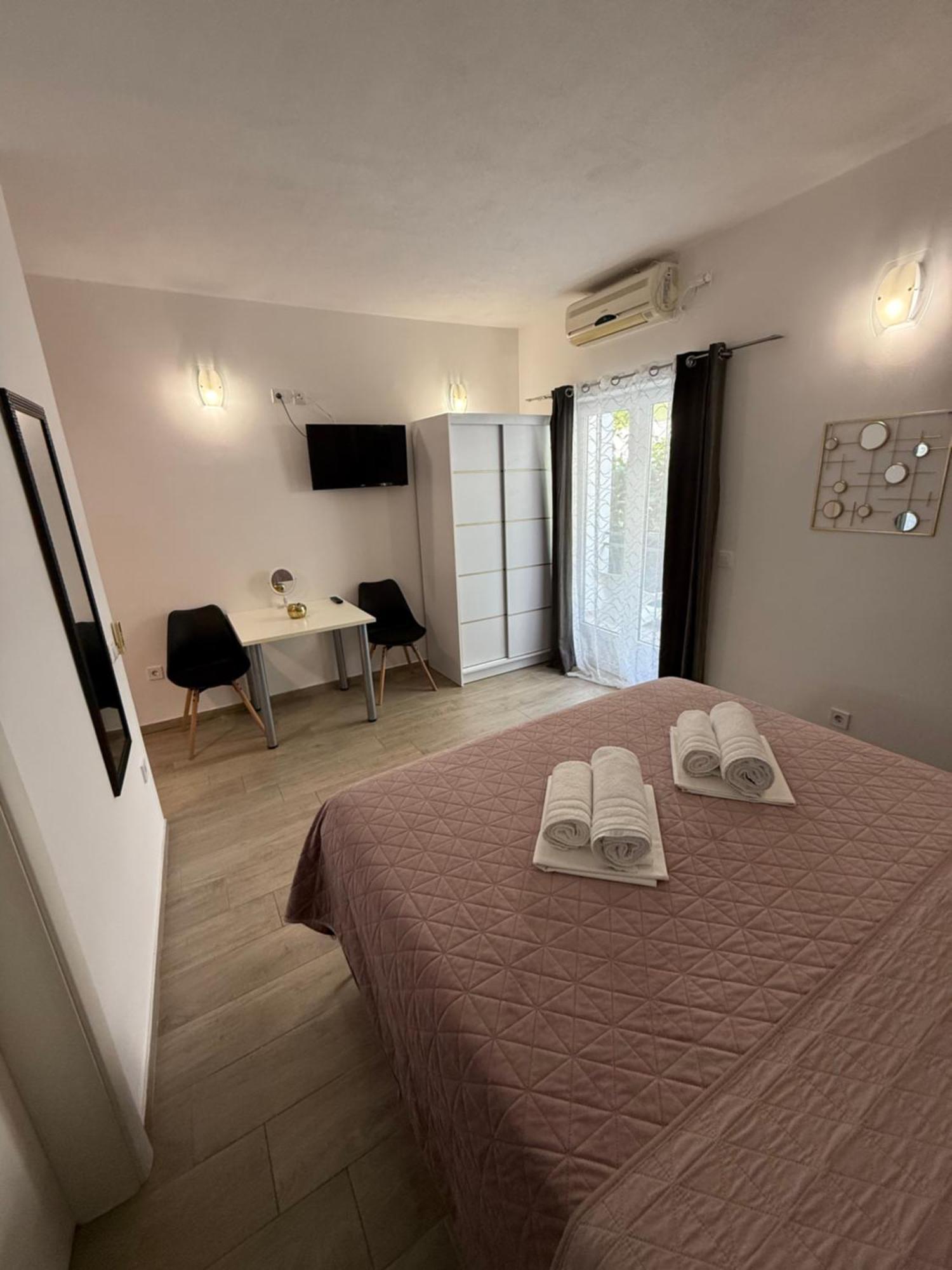 Apartments Matic Baška Voda Стая снимка