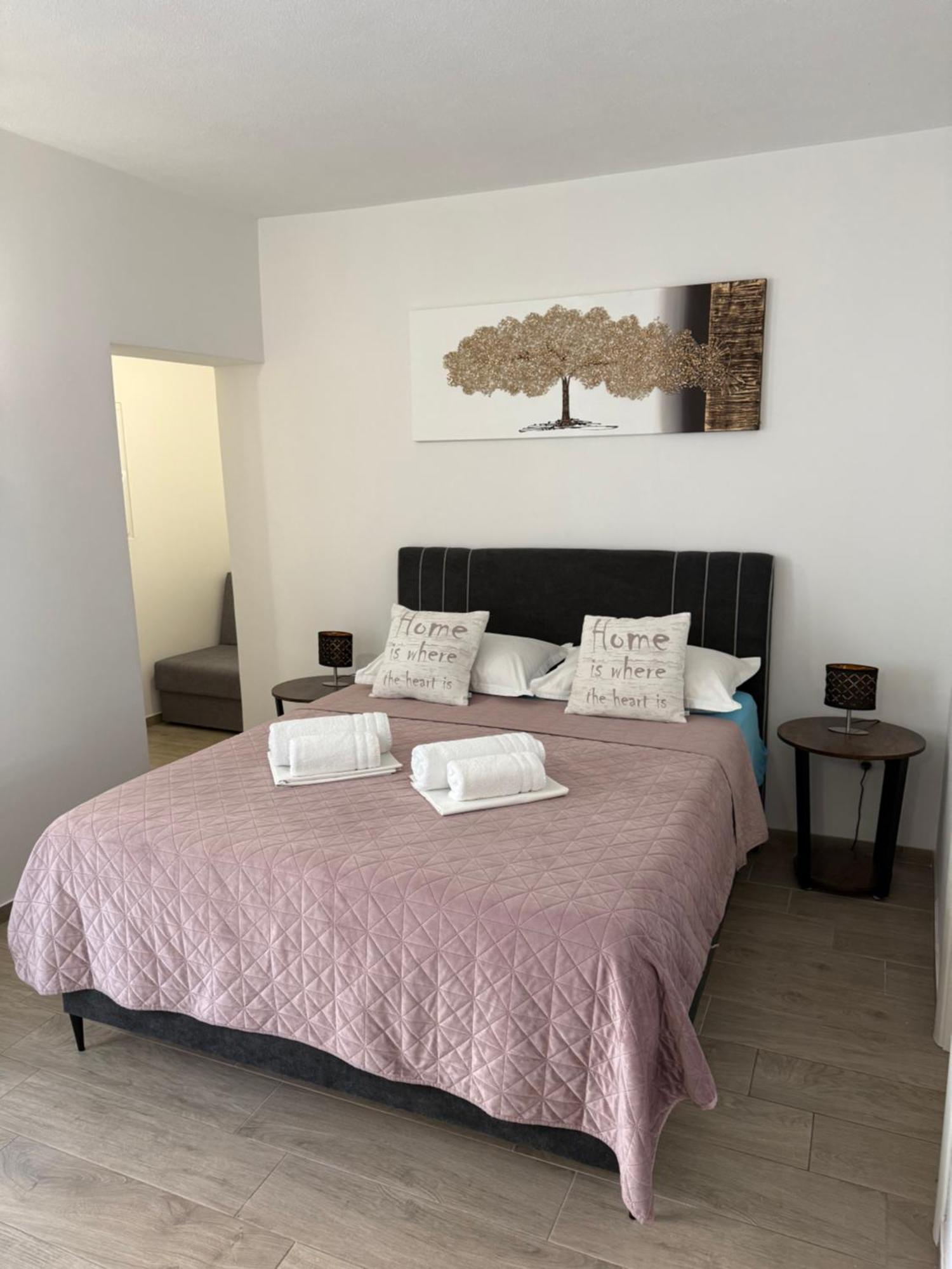 Apartments Matic Baška Voda Стая снимка