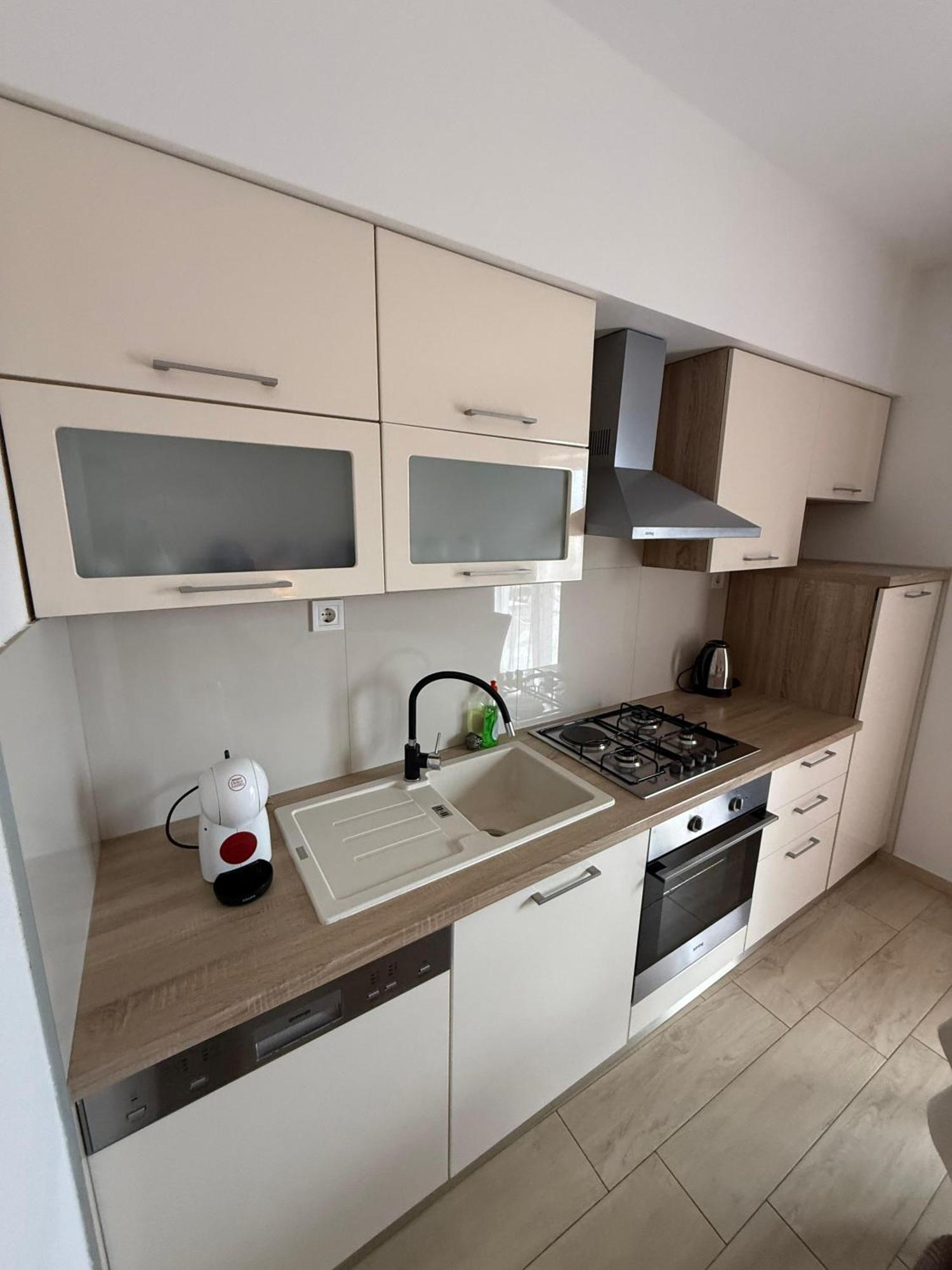 Apartments Matic Baška Voda Стая снимка
