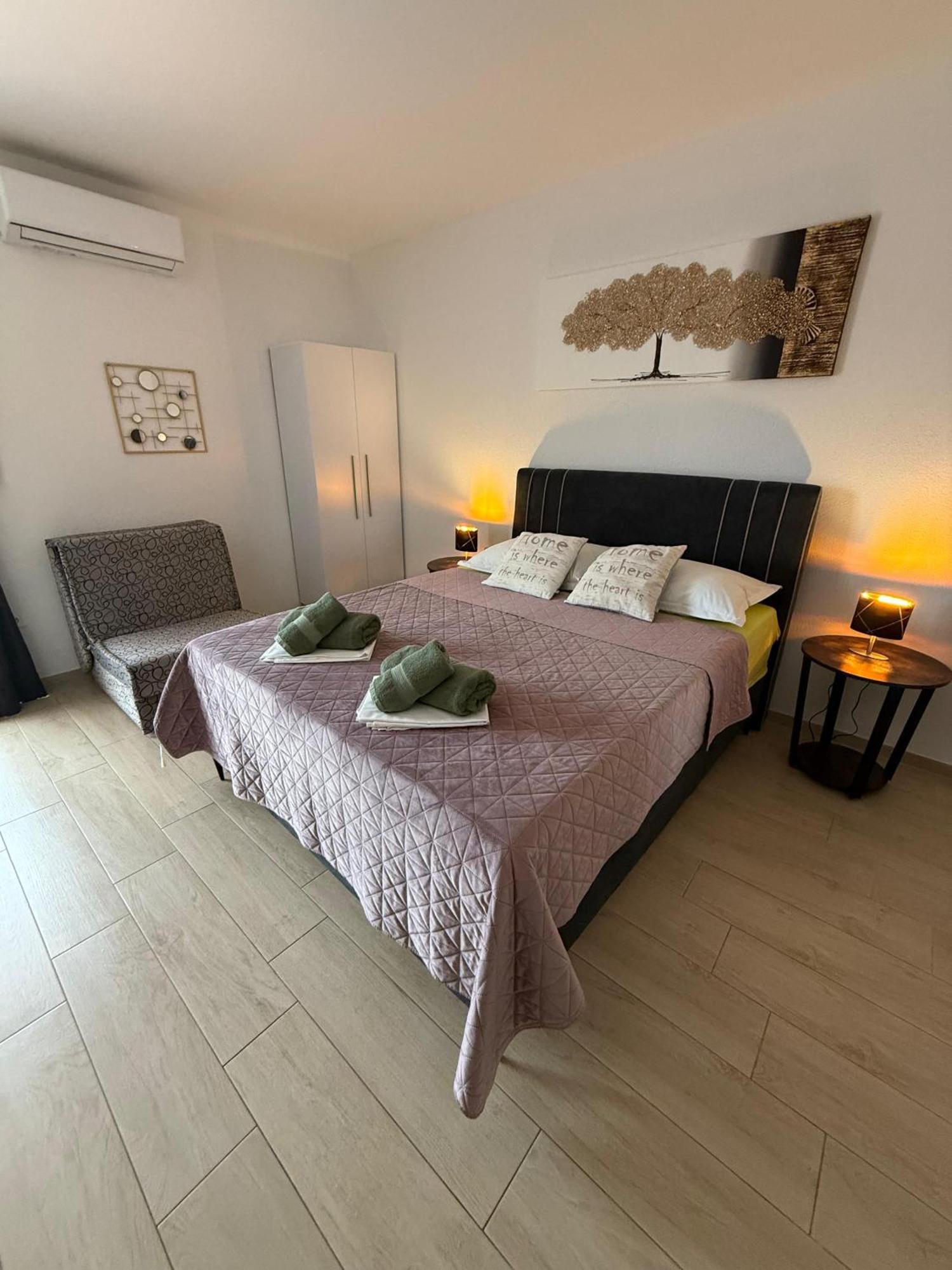 Apartments Matic Baška Voda Стая снимка